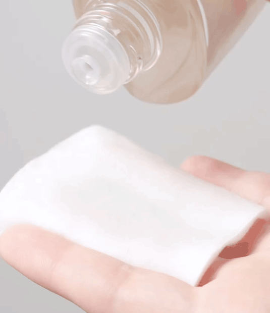 流金水 水感輕盈質地,濕敷舒緩 補水穩膚隨時用